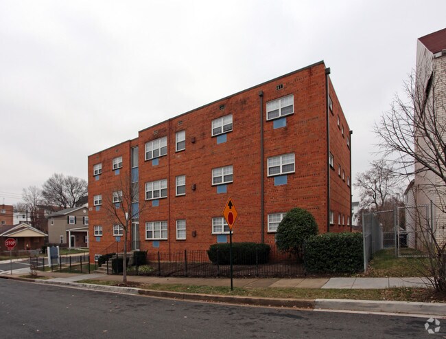 Primary Photo - Villages of East River