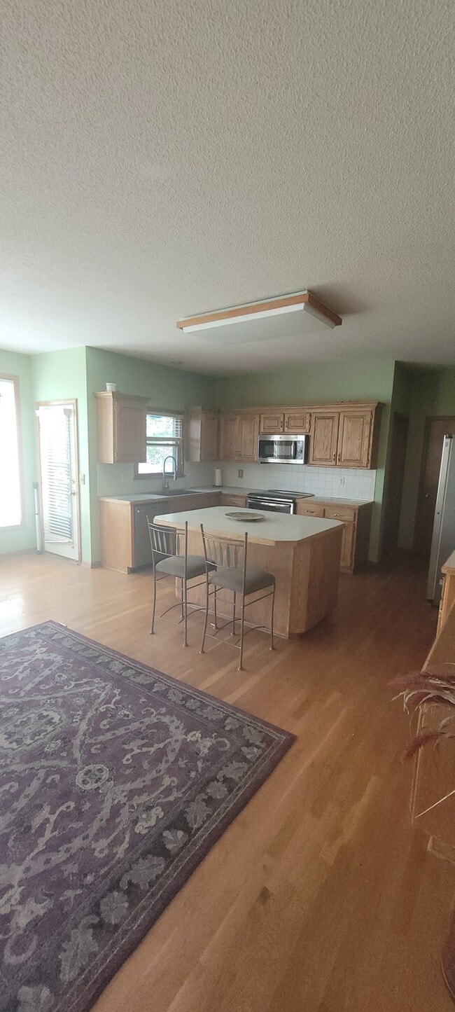 Building Photo - Fruitfully ready for your move in!