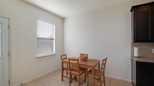 Building Photo - 1501 Treeta Trail