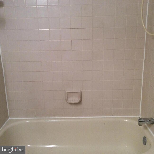 Building Photo - 17050 Capri Ln