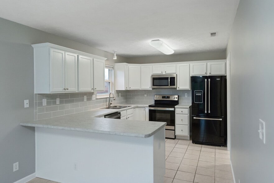 Building Photo - 504 Marquis Cir