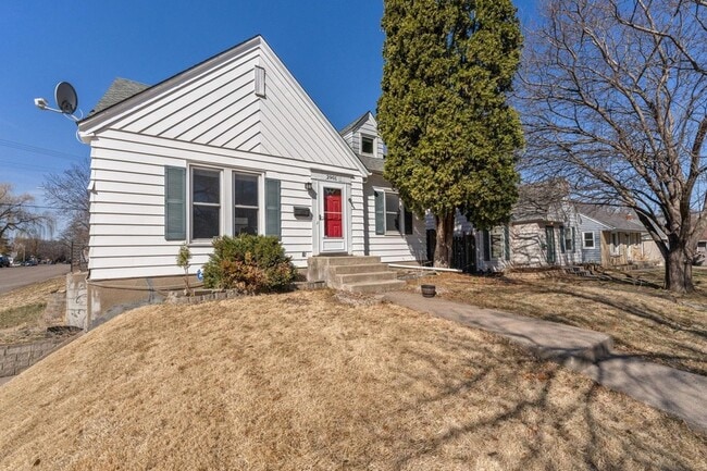 Building Photo - 2901 Zenith Ave N