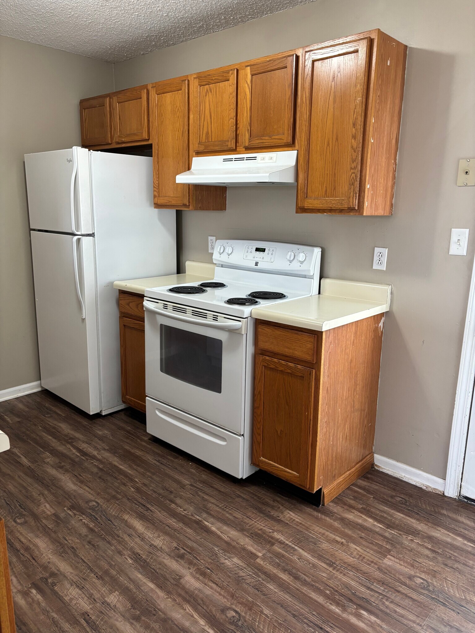 Building Photo - 5357 Ponderosa St.