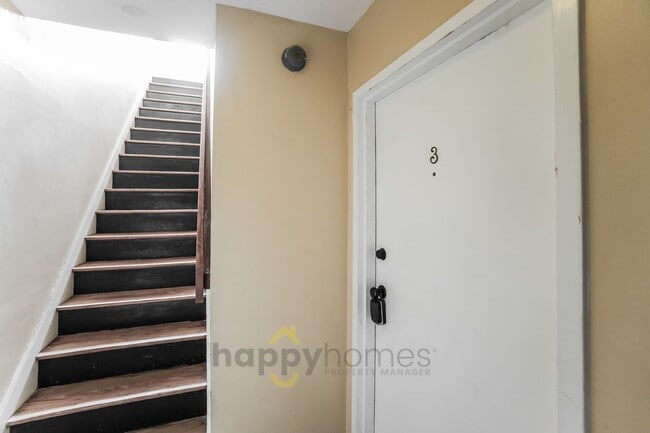 Building Photo - Fully Furnished, All Inclusive 1 Bedroom, 1 Bath Condo In the Heart of Downtown Charleston