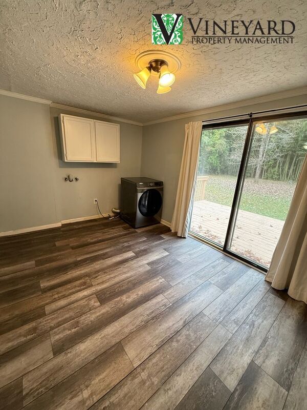 Building Photo - 415 Arnold Ave