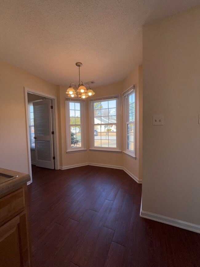 Building Photo - 2119 Rolling Ridge Dr