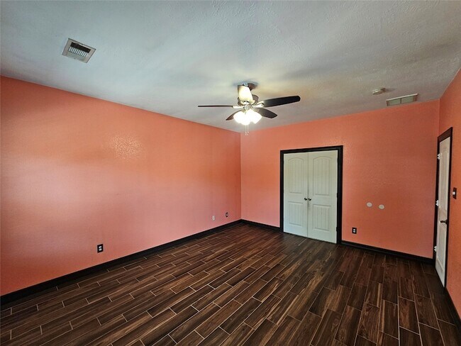 Building Photo - 13922 Somersworth Dr