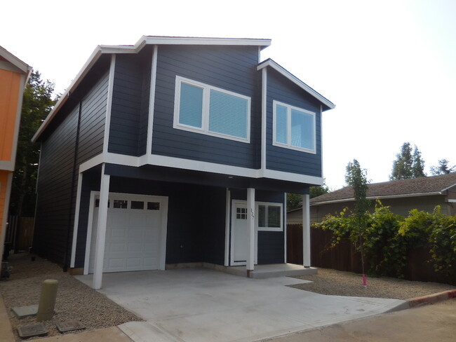 Building Photo - 127 N Lieser Rd