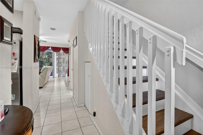 Building Photo - 5436 NW 90th Terrace