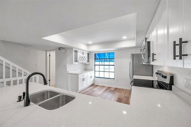 Building Photo - 745 Pinellas Bayway S