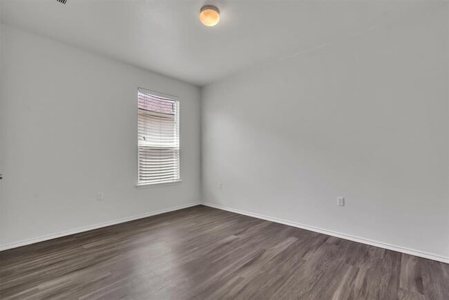 Building Photo - 9300 China Rose Dr