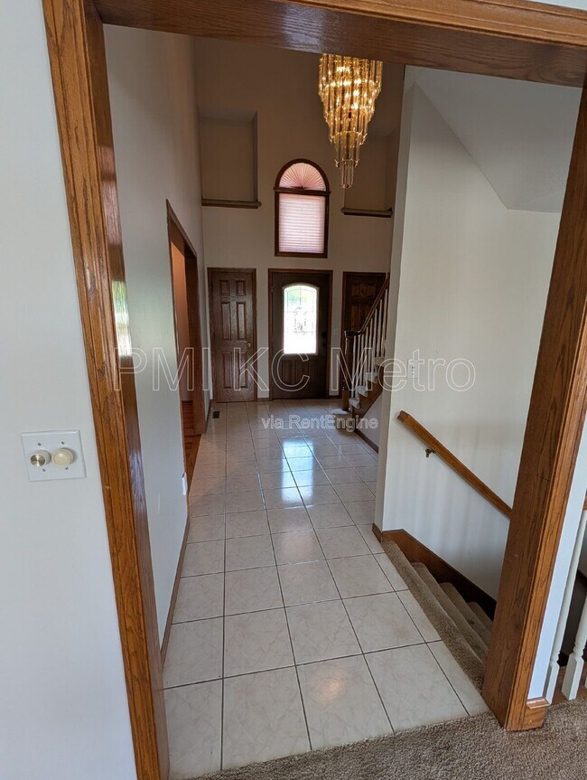 Building Photo - 3905 SW 14 St Ct