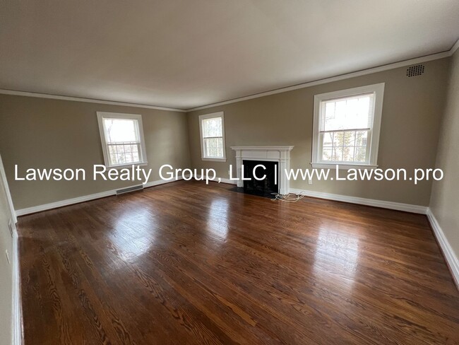 Building Photo - Charming Brick Colonial in South Roanoke