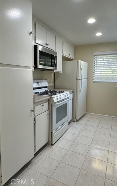 Building Photo - 122 Clearbrook