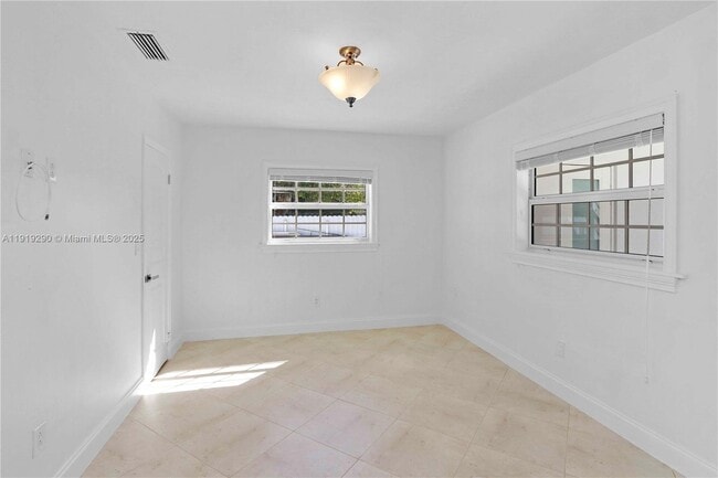 Building Photo - 15440 SW 102nd Pl