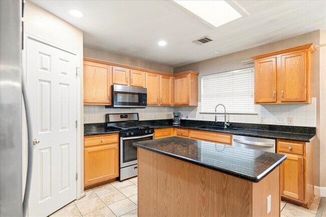 Building Photo - 10517 S Canoa Hills Trail