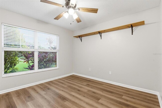 Building Photo - 7 Deerwood St