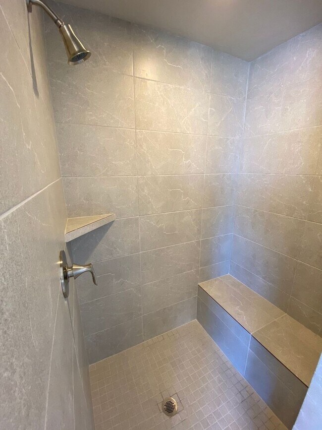 Building Photo - Red Mountain Vista Town Home, End Unit