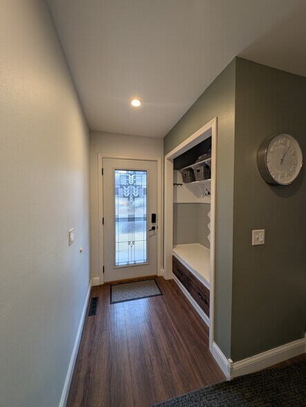 Entry way with built in coat and shoe drop - 518 Lexington Dr