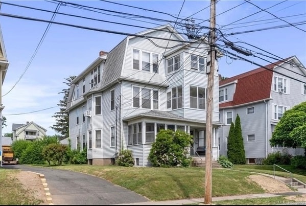 Building Photo - 19 Kingston St