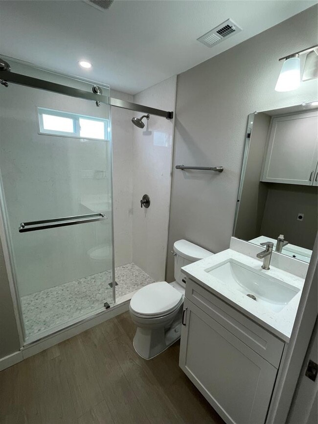 Building Photo - 5404 Lishill Cove