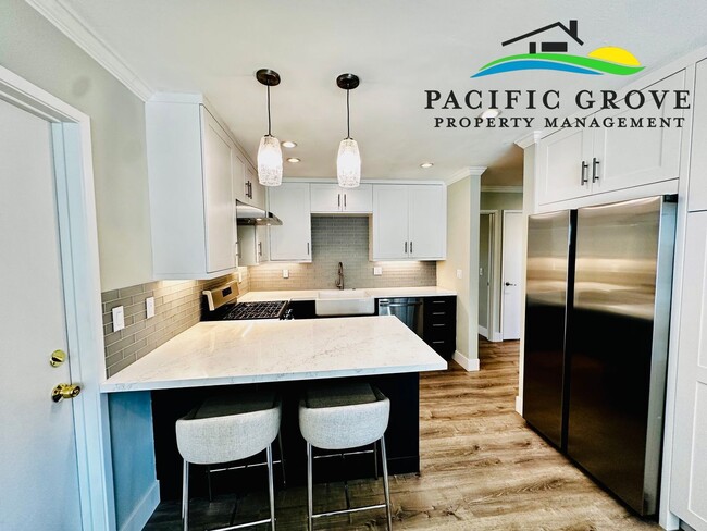Building Photo - Charming Fully Furnished Updated Two-Bedroom in Pacific Grove!