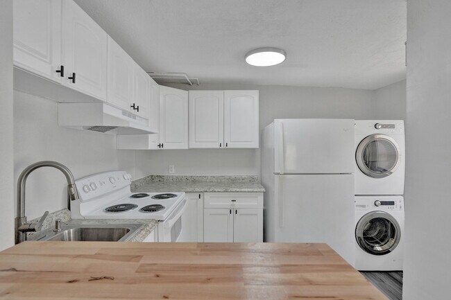 Building Photo - 234 NE 14th Ave