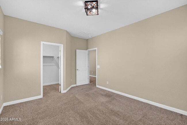 Building Photo - 1367 S Country Club Dr