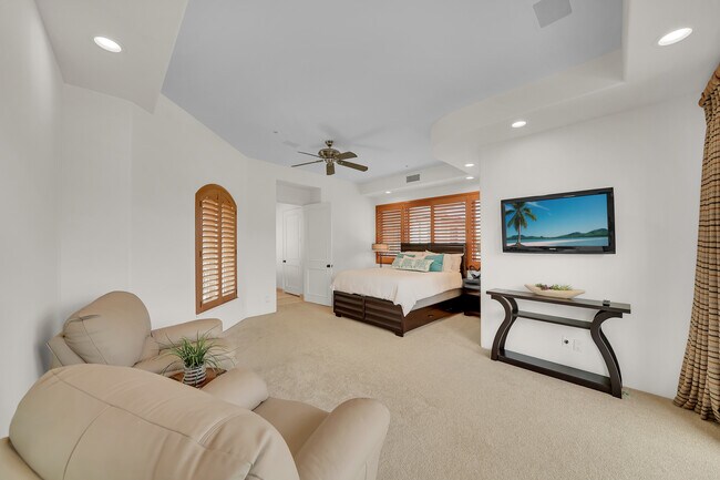 Building Photo - 30 Ritz Cove Dr