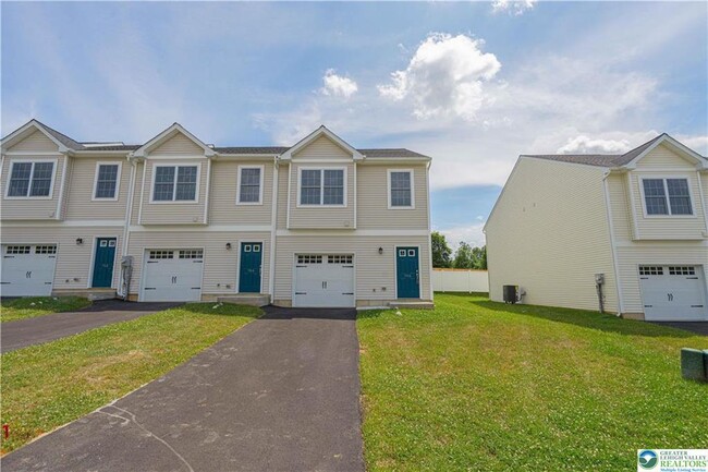 Building Photo - 742 Blue Heron Dr