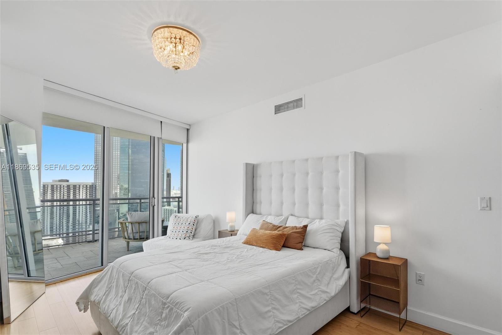 Building Photo - 350 S Miami Ave