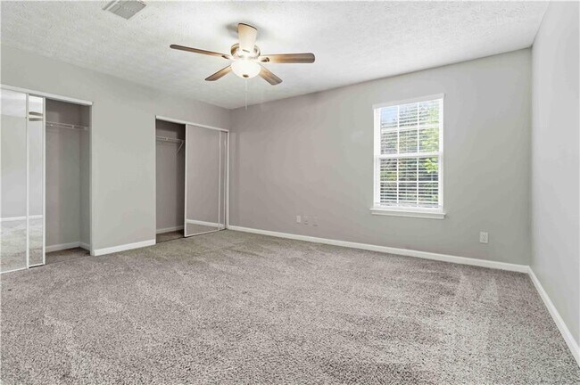 Building Photo - 405 Plantation Way
