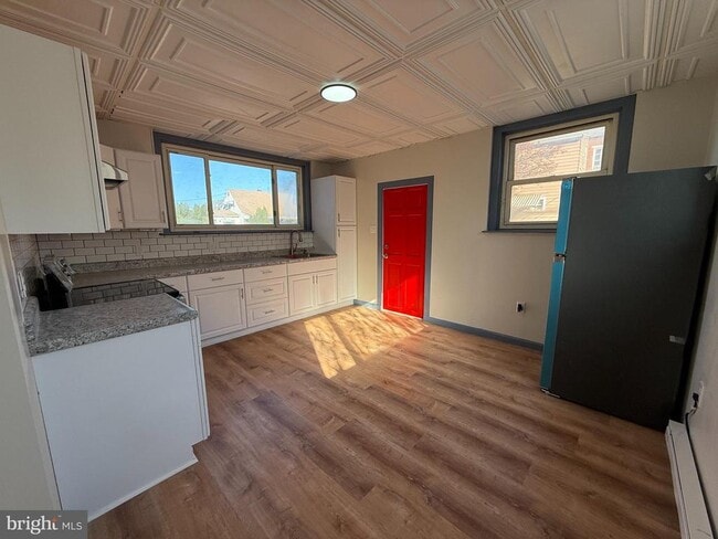 Building Photo - 5036 Leesport Ave