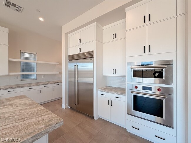 Building Photo - 10761 Canyon Bloom Dr