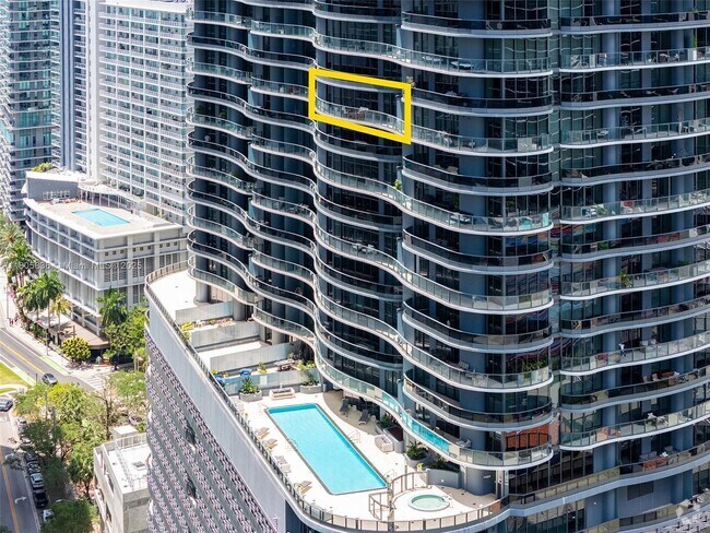 Building Photo - 1000 Brickell Plz