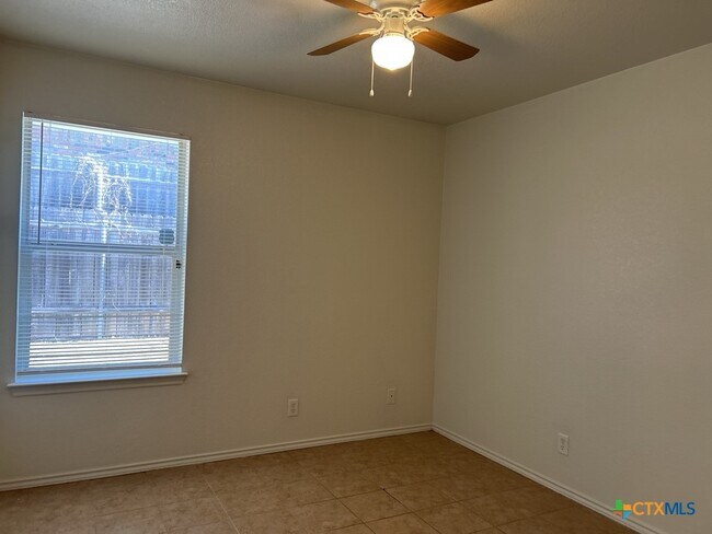 Building Photo - 313 Jeff Gordon Dr