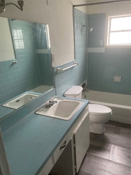 Building Photo - 329 Berry St