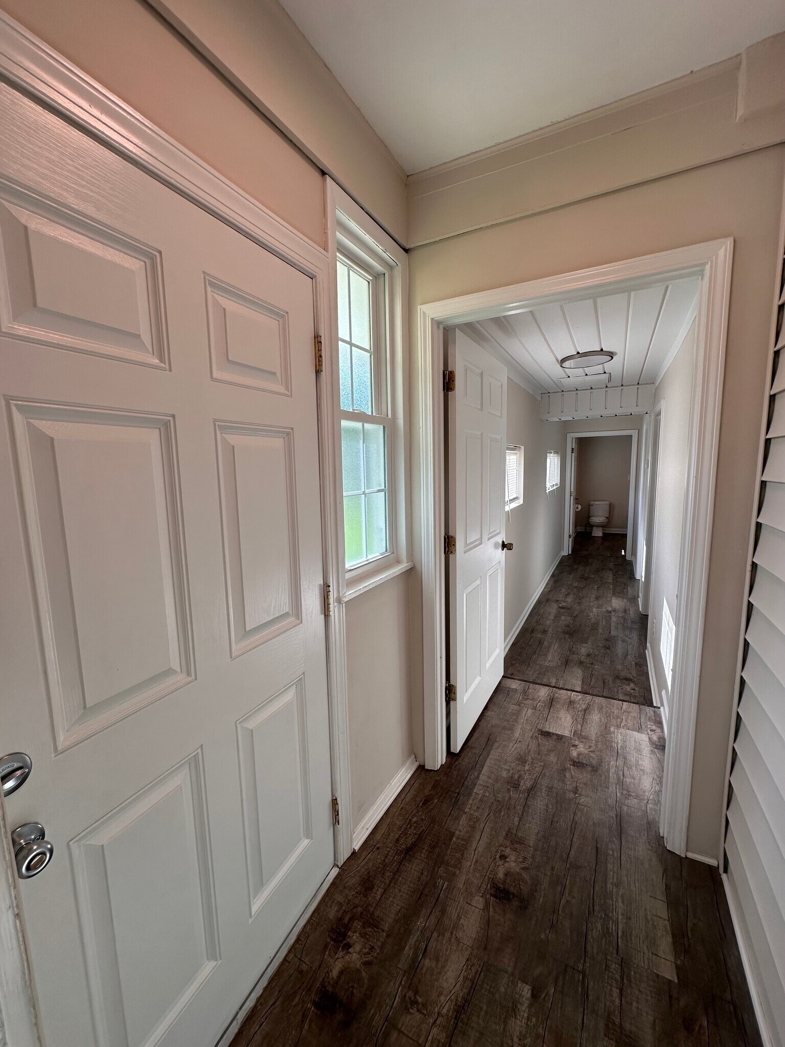 Hallway - 2729 Keith Ave