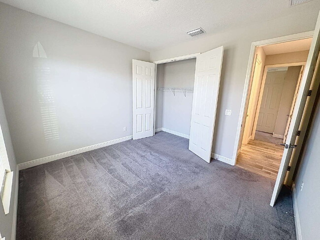 Building Photo - 11220 Fish Eagle Dr