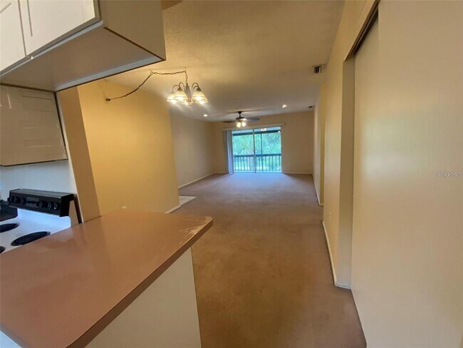 Building Photo - 2621 Pine Lake Terrace