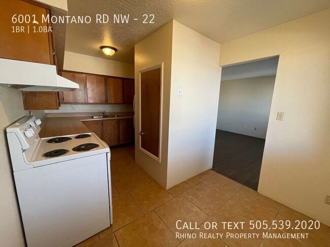 Building Photo - 6001 Montaño Rd NW