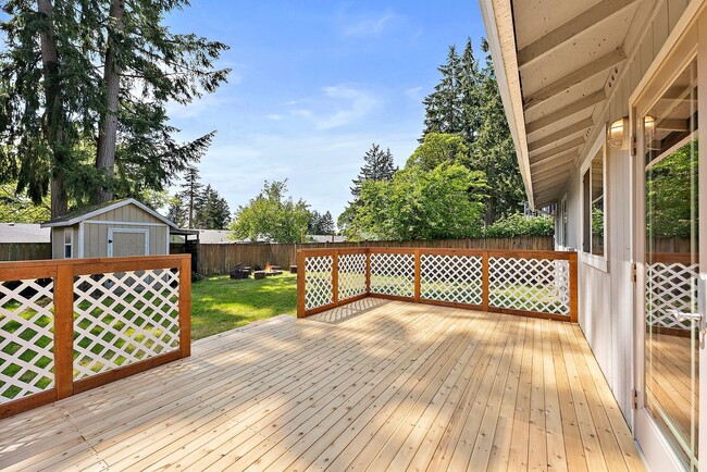 Building Photo - Charming 3-Bed Rental Home in Olympia | Pe...