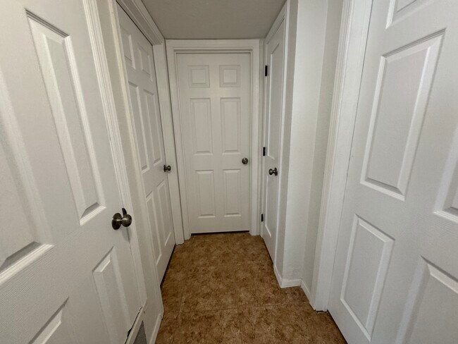 Building Photo - 6005 Fortuna Rd NW