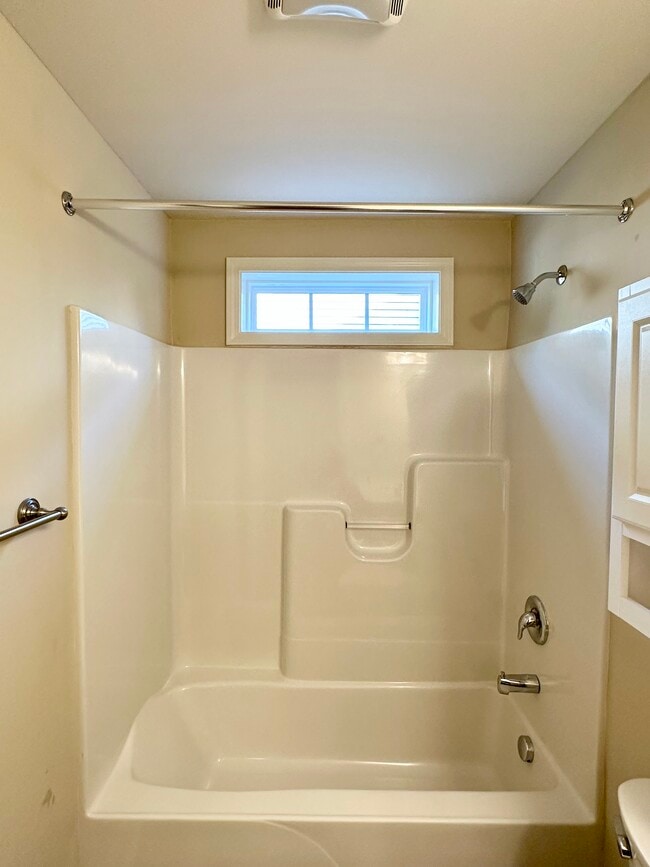 Open, airy bath area - 2312-B Belle Ave NE