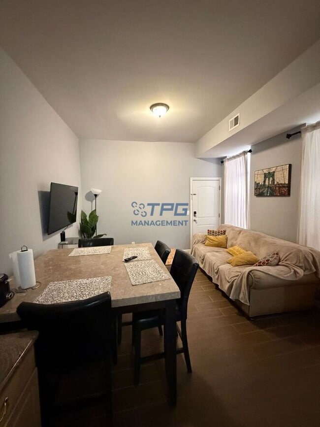 Building Photo - 142 Ripley Pl