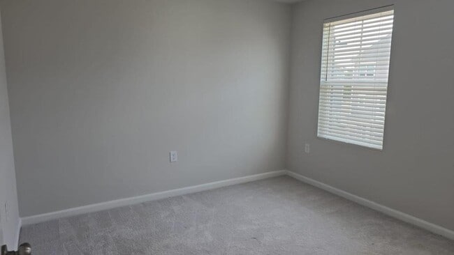 Building Photo - 652 Gimari Dr