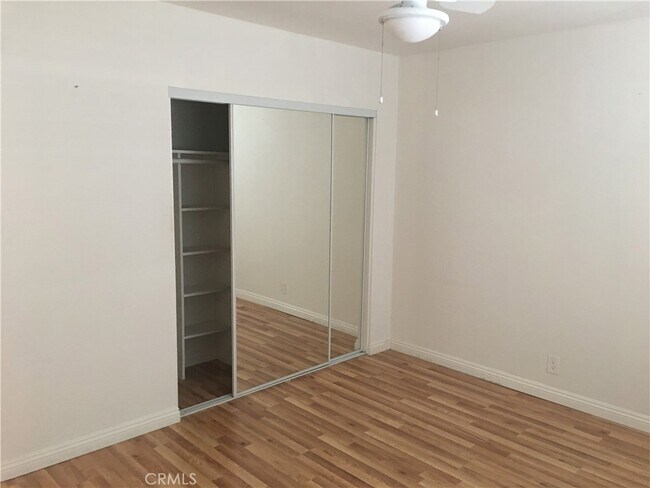 Building Photo - 4933 Cahuenga Blvd