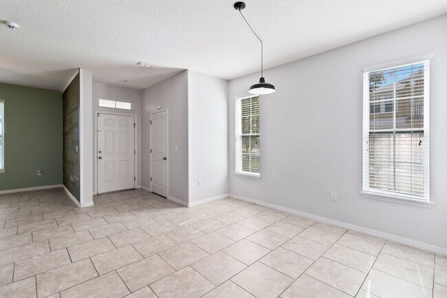 Building Photo - Beautiful 4/2.5 Townhome For Rent in Harmony