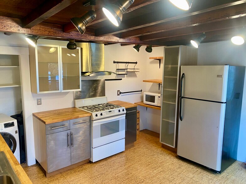 Building Photo - 18 Tremont St