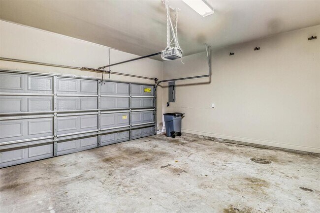 Building Photo - 9113 Creekstone Lake Dr